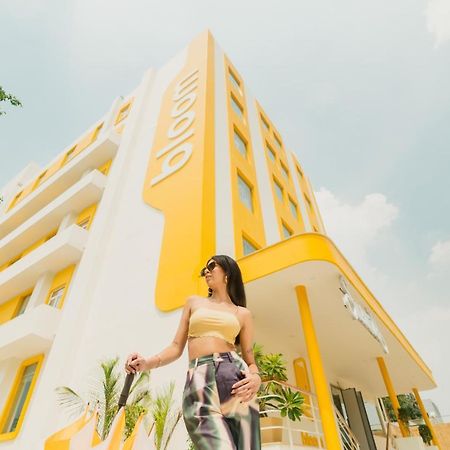 Bloom Hotel - Sector 62 Ноида Екстериор снимка